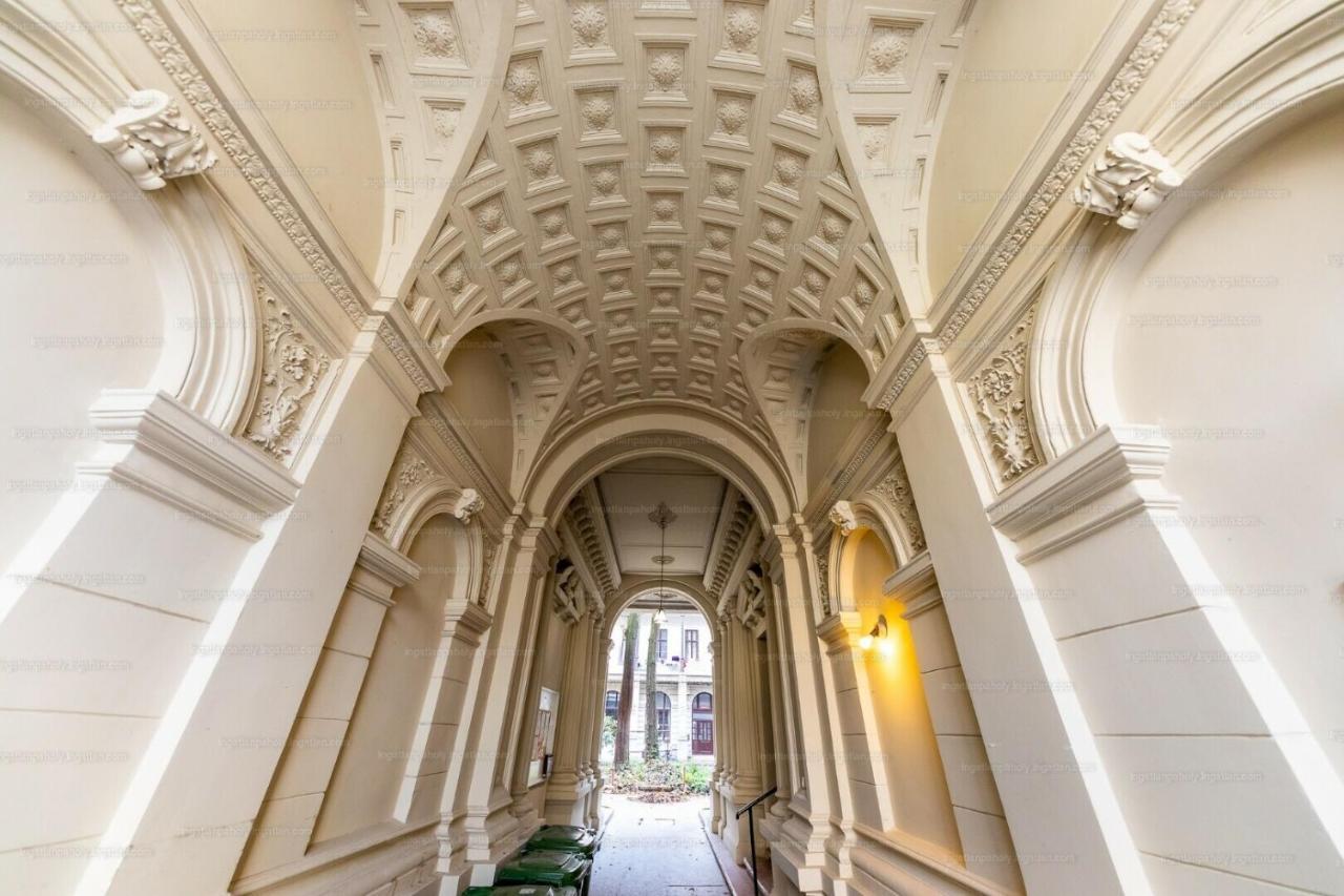 Brand New Sunny Apartment On Andrassy Street Budapest Kültér fotó